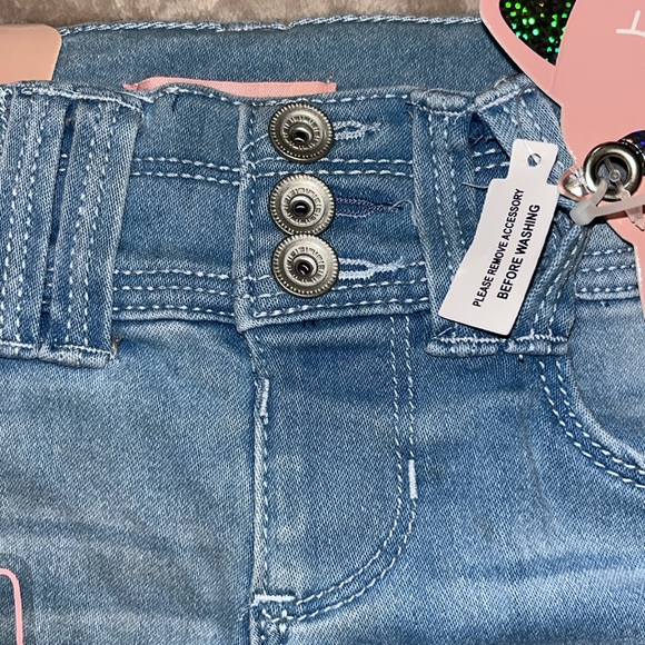 Squeeze Jean shorts - Picture 4 of 5